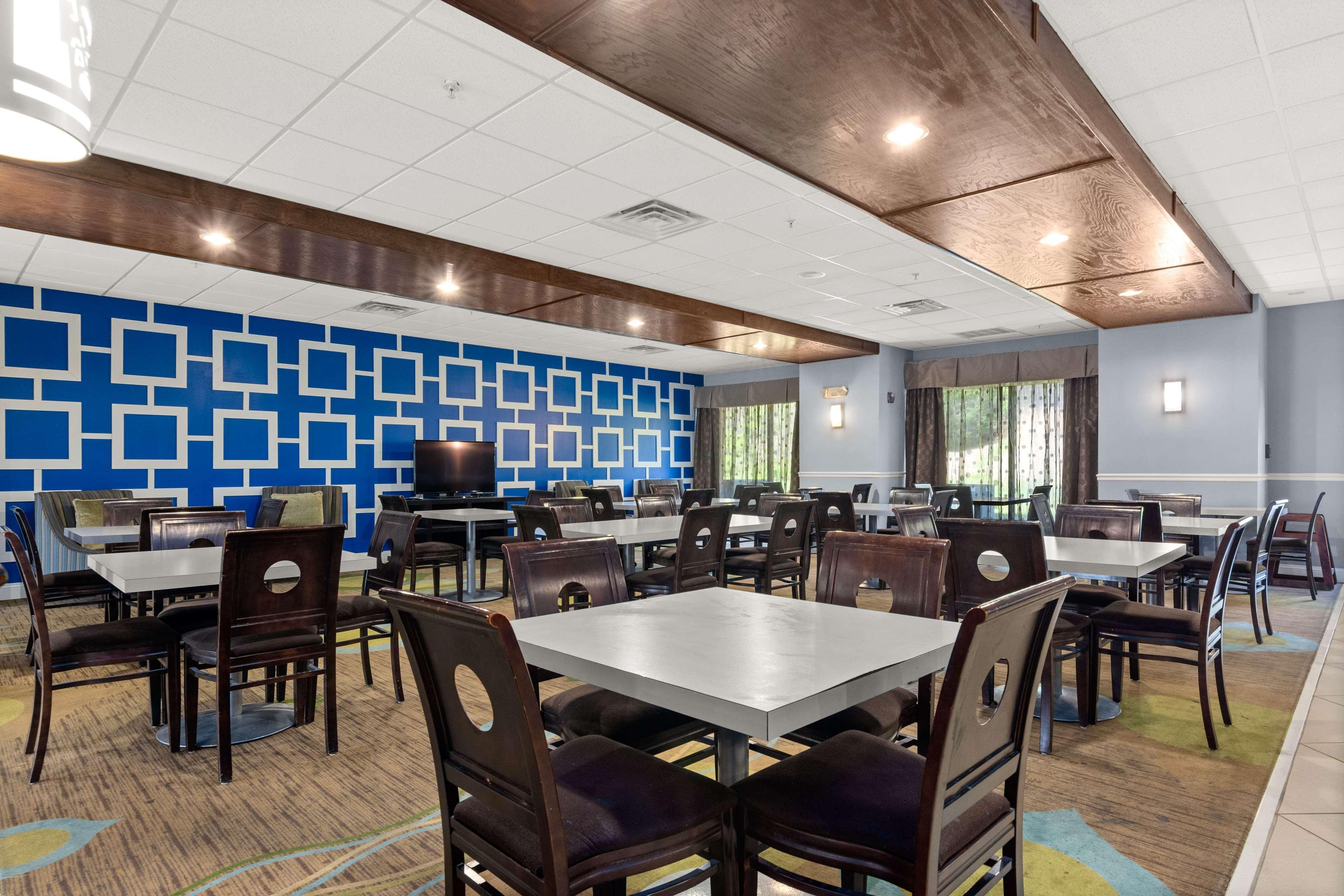 Surestay Plus Hotel By Best Western Portland Route 52 West Екстер'єр фото